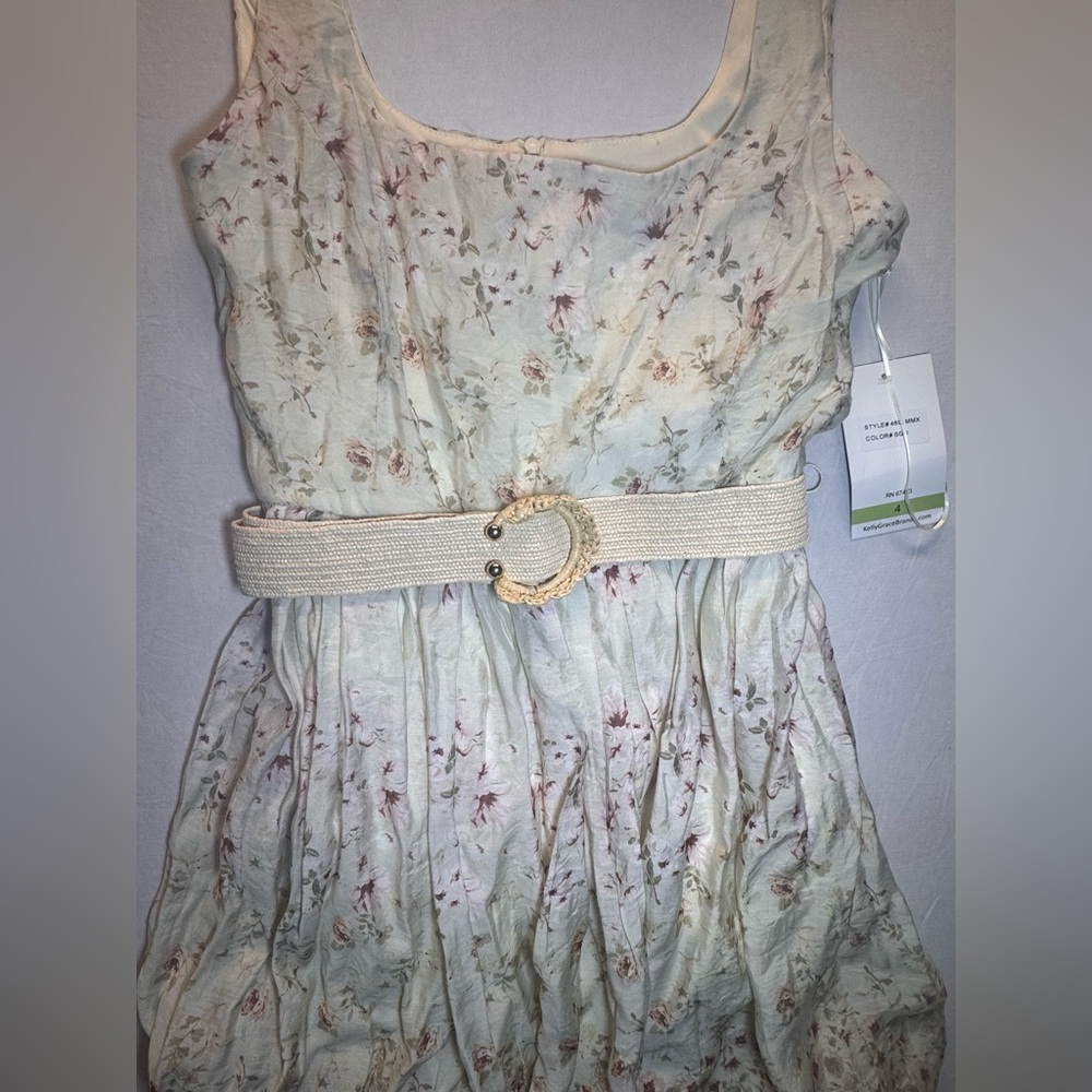 Floral womens NWT Dress with Belt size 4